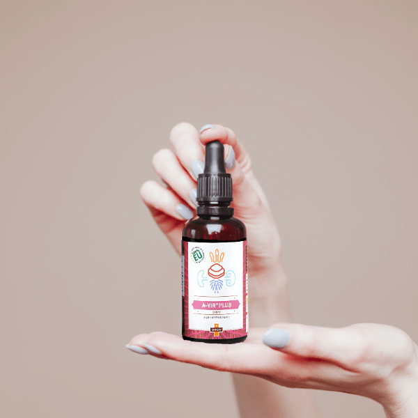 steklenička A_VIR plus na dlani